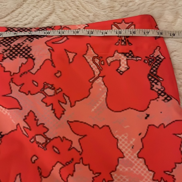 Lija tennis/golf skirt, lined. Bright salmon color, size 12 - Picture 5 of 6